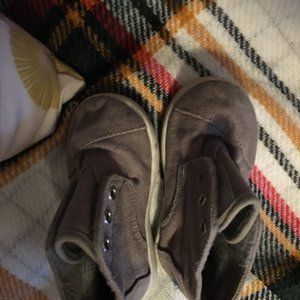 Baby 5 gray Toms!